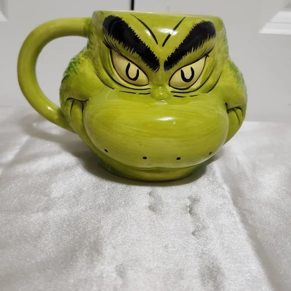 Grinch Coffee Mug Sculted 3D Ceramic Cup 16oz / Christmas Mug - Picture 2 of 7